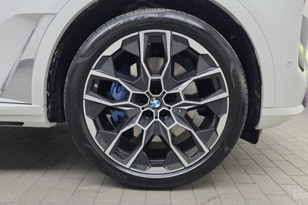 2025 BMW X7 с пробегом 9 311 км