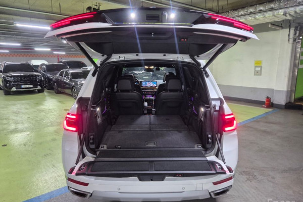 2025 BMW X7 с пробегом 11 092 км