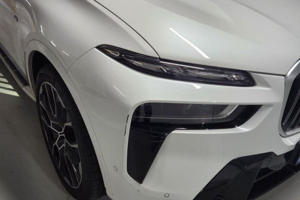 2025 BMW X7 с пробегом 9 337 км