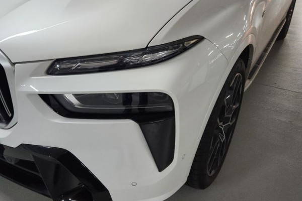 2025 BMW X7 с пробегом 9 337 км