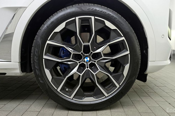 2025 BMW X7 с пробегом 7 623 км