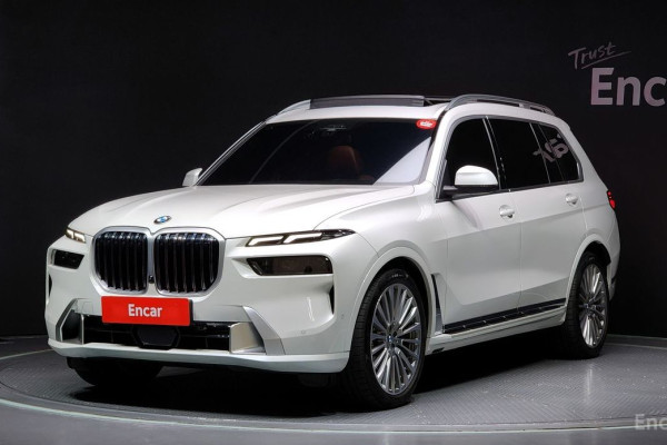2024 BMW X7 с пробегом 32 425 км