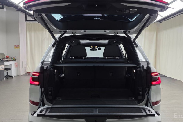 2025 BMW X7 с пробегом 9 311 км