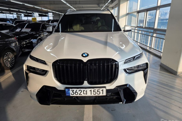 2025 BMW X7 с пробегом 11 474 км