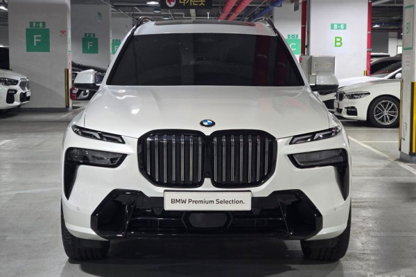 2024 BMW X7 с пробегом 14 014 км