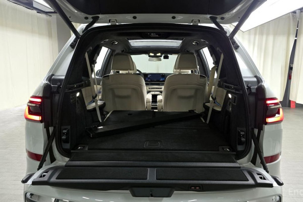 2025 BMW X7 с пробегом 7 623 км