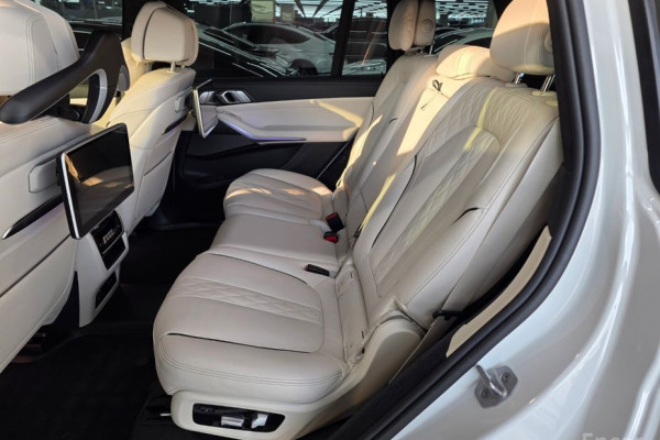 2025 BMW X7 с пробегом 11 474 км