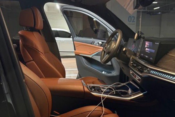 2025 BMW X7 с пробегом 5 800 км