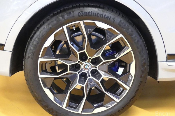 2024 BMW X7 с пробегом 28 800 км