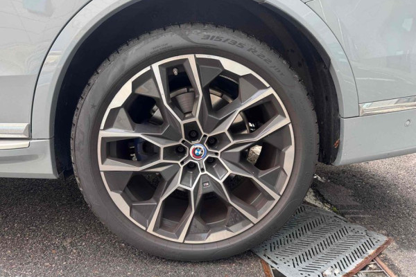 2024 BMW X7 с пробегом 11 172 км