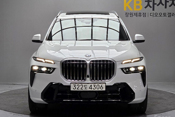 2025 BMW X7 с пробегом 6 678 км