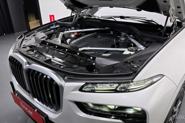 2025 BMW X7 с пробегом 23 км