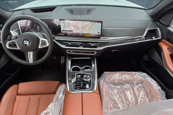 2025 BMW X7 с пробегом 23 км