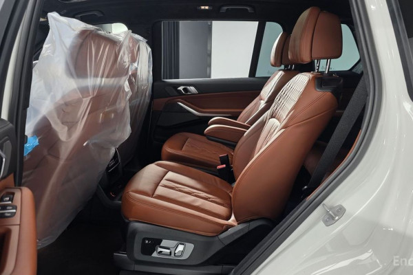2025 BMW X7 с пробегом 23 км