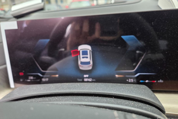 2025 BMW X7 с пробегом 8 162 км