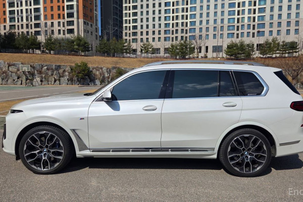 2025 BMW X7 с пробегом 8 764 км