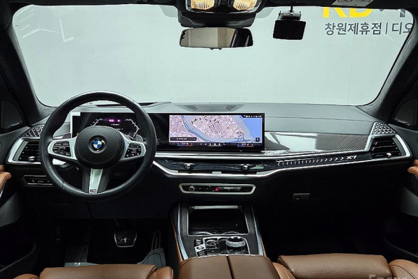 2025 BMW X7 с пробегом 6 678 км