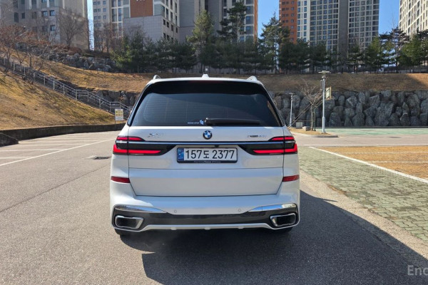 2025 BMW X7 с пробегом 8 764 км