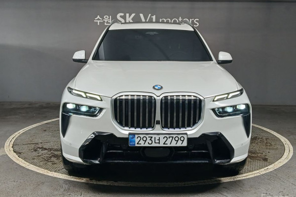 2025 BMW X7 с пробегом 7 517 км