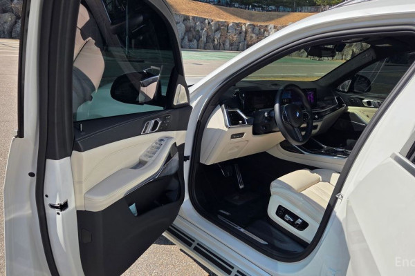 2025 BMW X7 с пробегом 8 764 км