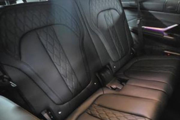 2025 BMW X7 с пробегом 6 500 км