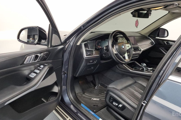 2022 BMW X7 с пробегом 56 210 км