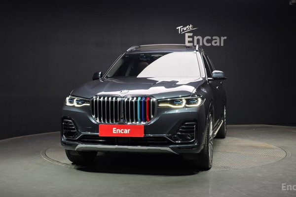 2022 BMW X7 с пробегом 48 946 км