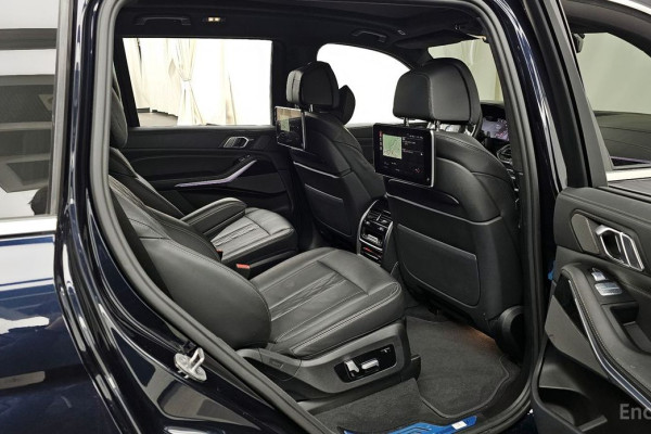 2022 BMW X7 с пробегом 30 083 км