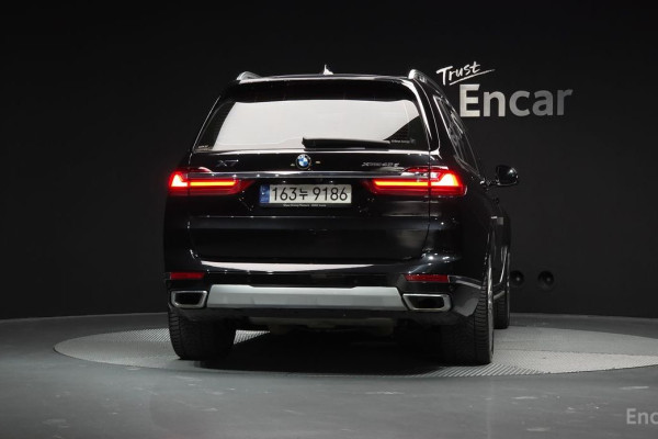 2022 BMW X7 с пробегом 34 112 км