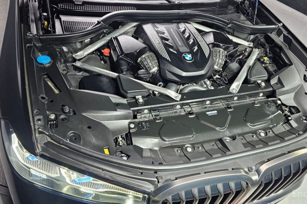 2022 BMW X7 с пробегом 73 337 км