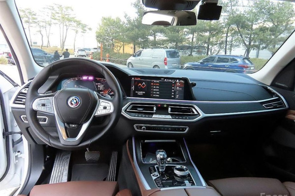 2022 BMW X7 с пробегом 25 000 км