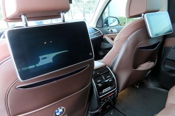 2022 BMW X7 с пробегом 25 000 км