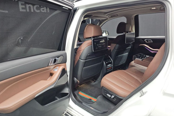 2022 BMW X7 с пробегом 64 344 км