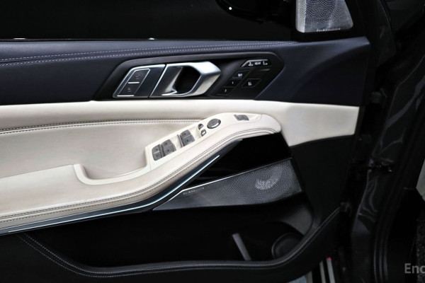 2022 BMW X7 с пробегом 37 669 км