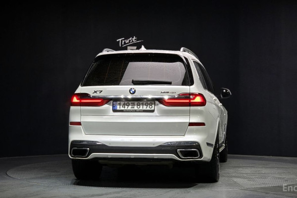 2022 BMW X7 с пробегом 80 609 км