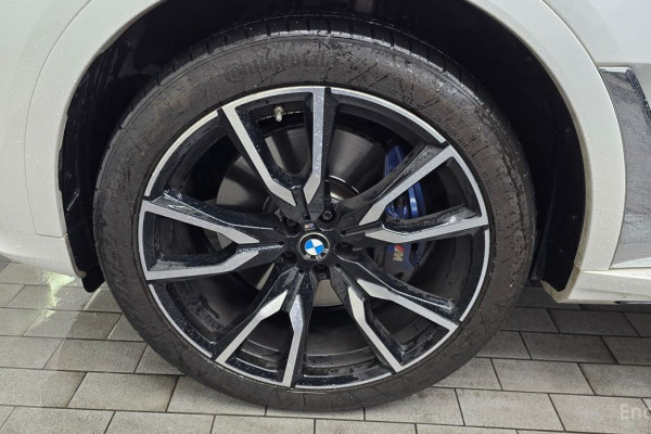 2022 BMW X7 с пробегом 80 609 км