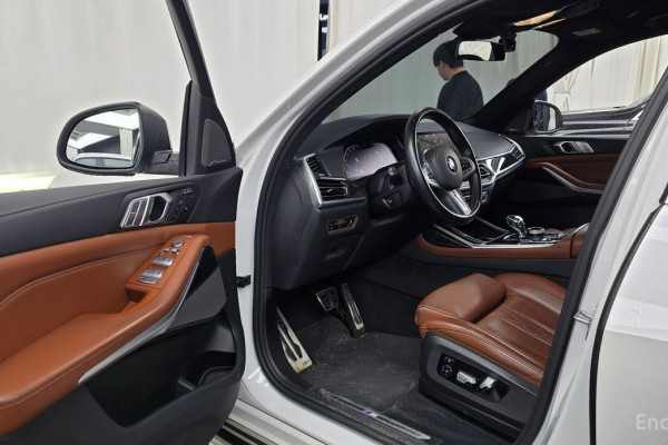2022 BMW X7 с пробегом 80 609 км