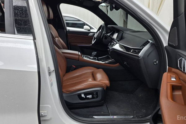 2022 BMW X7 с пробегом 80 609 км