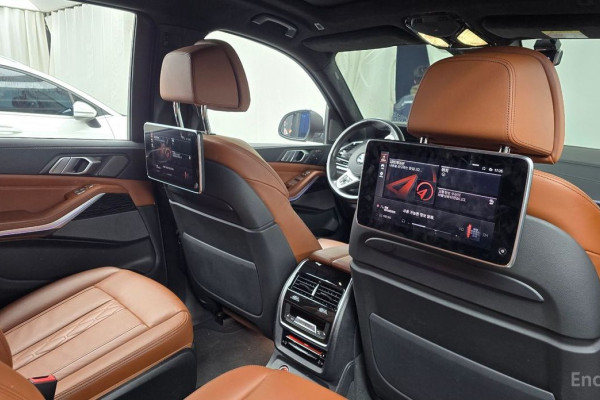 2022 BMW X7 с пробегом 80 609 км