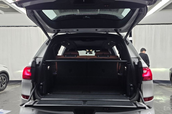 2022 BMW X7 с пробегом 80 609 км
