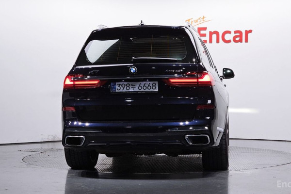 2022 BMW X7 с пробегом 109 377 км