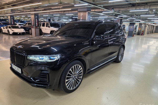 2022 BMW X7 с пробегом 77 000 км