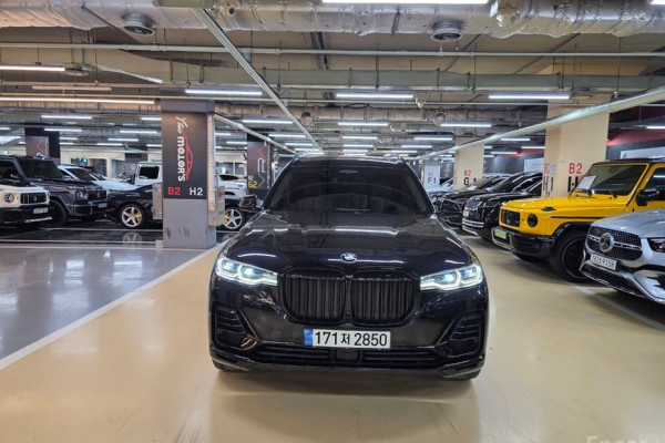 2022 BMW X7 с пробегом 77 000 км