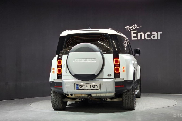 2023 Land Rover Defender с пробегом 52 588 км