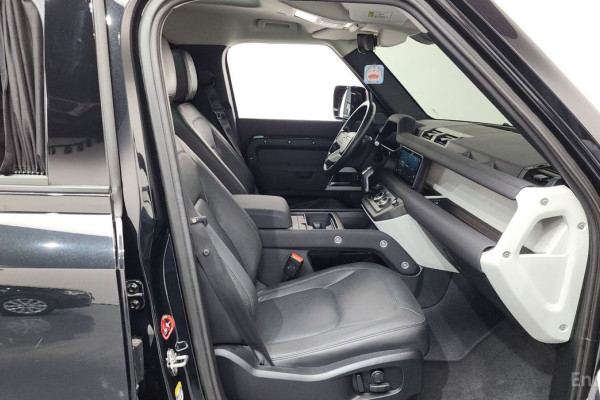 2022 Land Rover Defender с пробегом 54 017 км