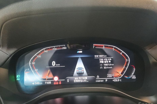 2025 BMW X4 с пробегом 10 800 км