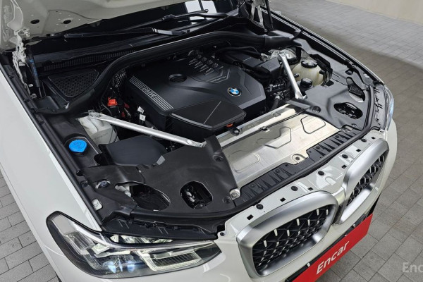 2024 BMW X4 с пробегом 15 613 км