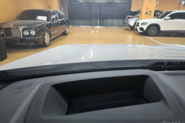 2025 BMW X4 с пробегом 10 800 км