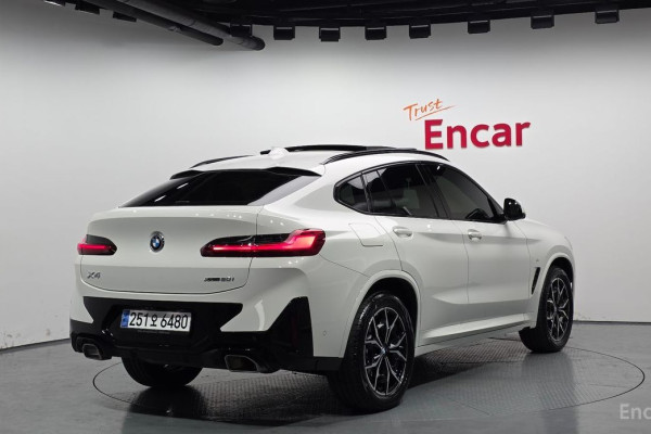 2023 BMW X4 с пробегом 14 912 км