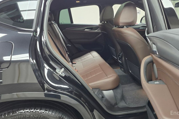 2025 BMW X4 с пробегом 7 061 км